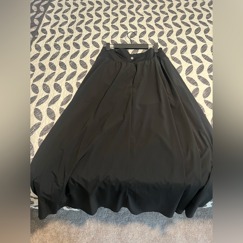 Halara Asymmetrical Skort - Picture 2 of 5